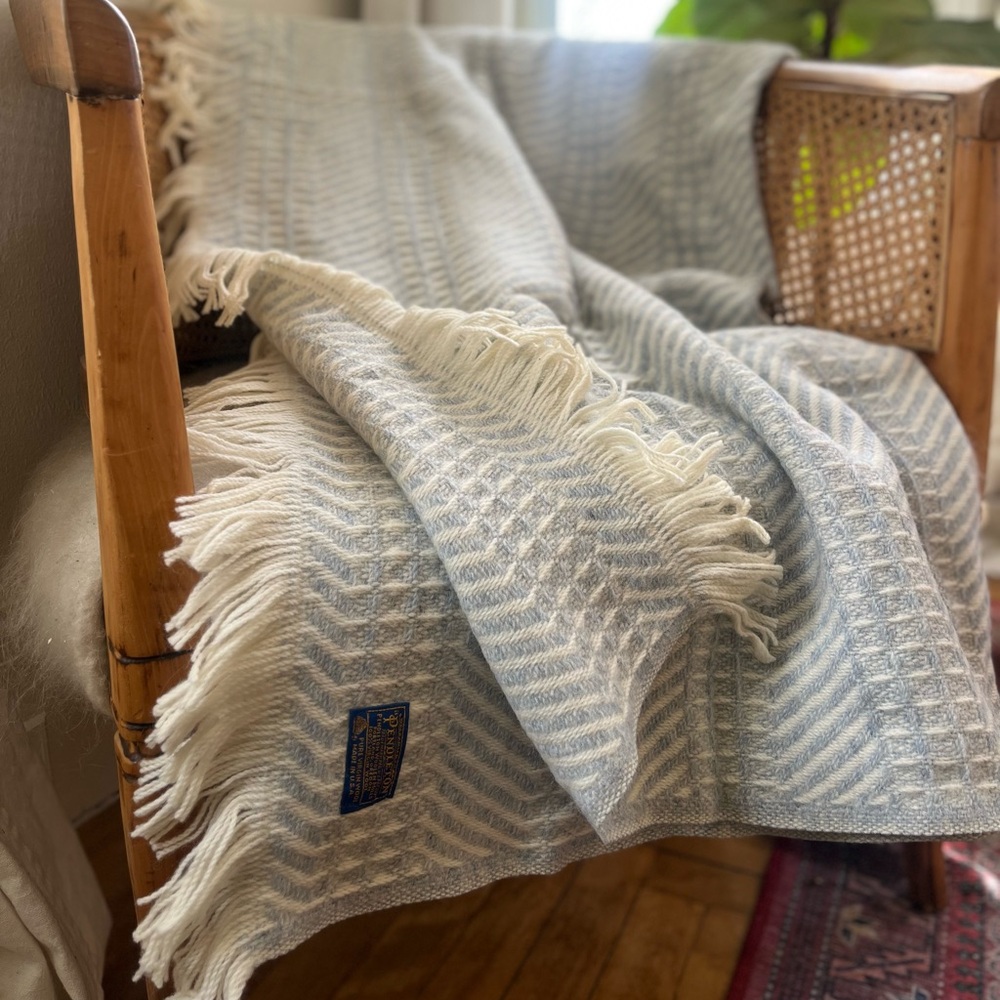 Pendleton vintage Blue and Cream Wool Blanket